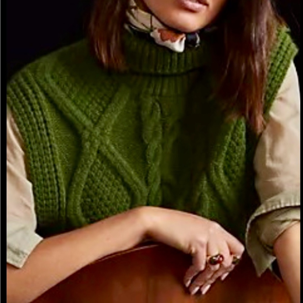 Anthropologie Cable Knit Turtleneck Sleeveless Sweater Vest in Moss Green